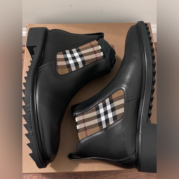 Burberry Vintage Check Detail  Leather Chelsea￼Boote Size US9/42 - Picture 12 of 16